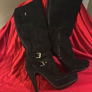 Gbg black suede size 9 nwt stretch in back for wider calf